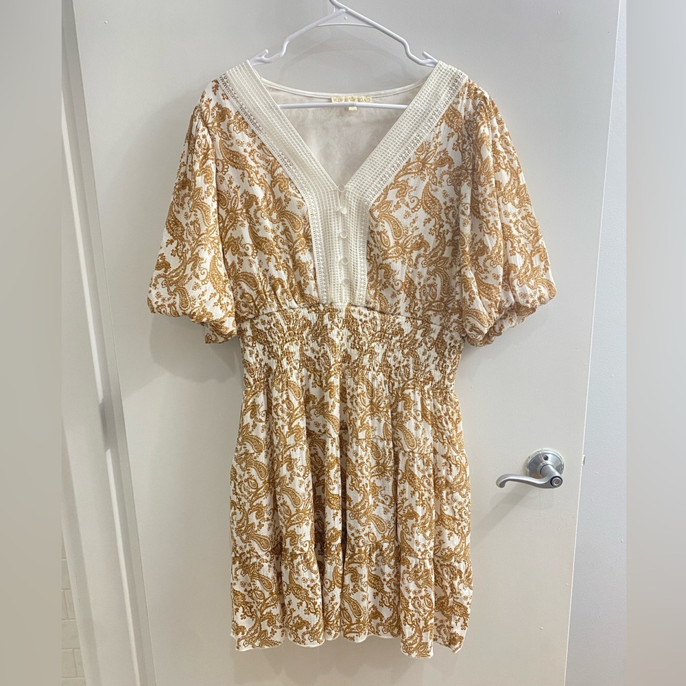 Kings Road White & Gold Paisley Smocked Dress Size XL